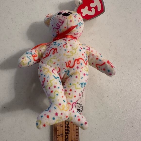 $8 or ❤️bundle 5 x $25 with eligible listings with ❤️
TY Streamers The Bear - Picture 6 of 7